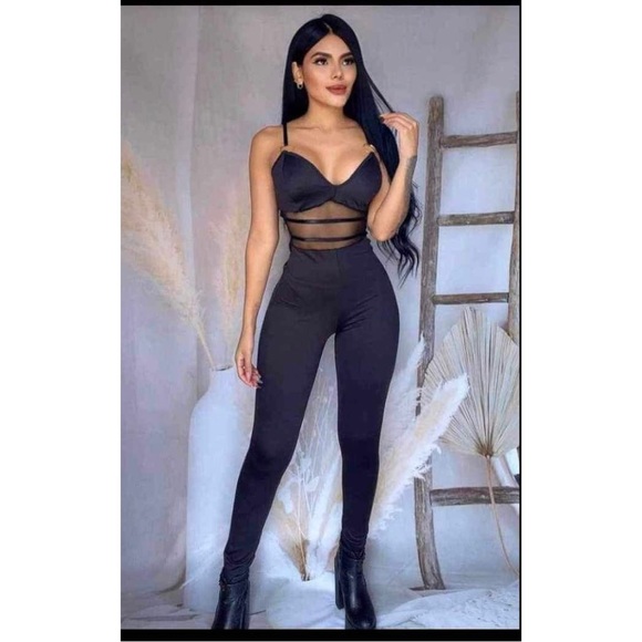 NEW NEW Beautiful jumpsuit fitted to the body, enhances and stylizes your figure - Picture 1 of 3